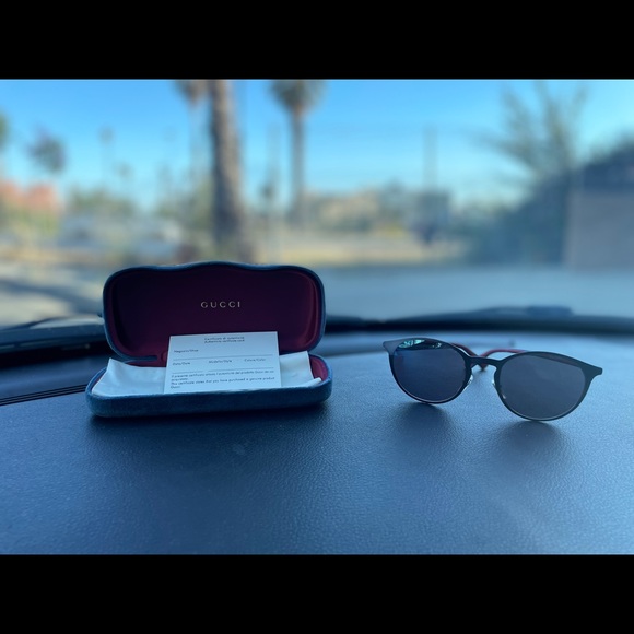 Gucci Sunglasses - Picture 2 of 4